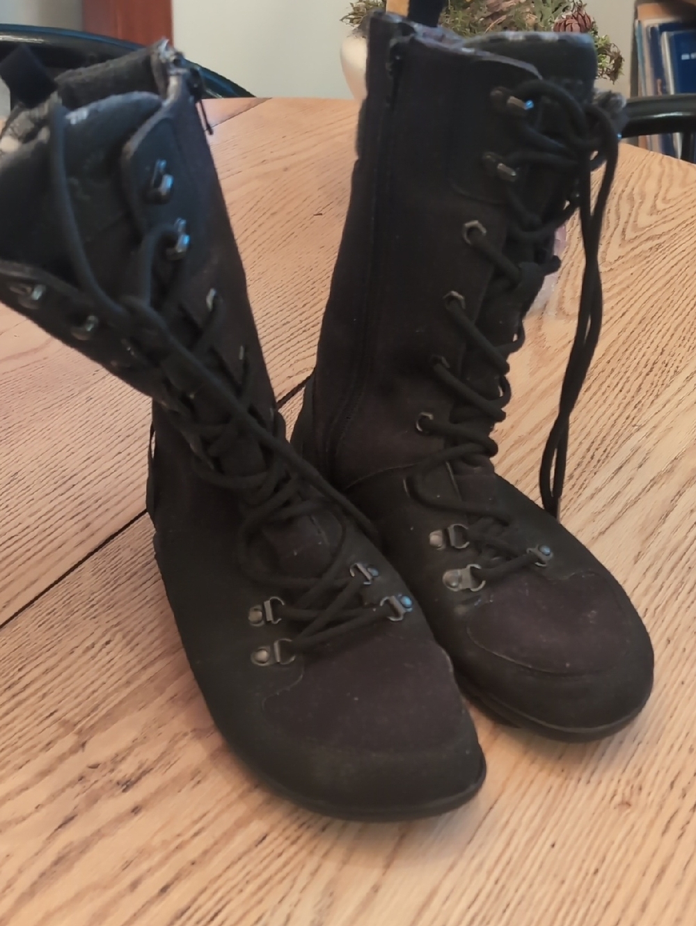 Xero Mika Boots Women's 9 Black Barefoot Minimalist